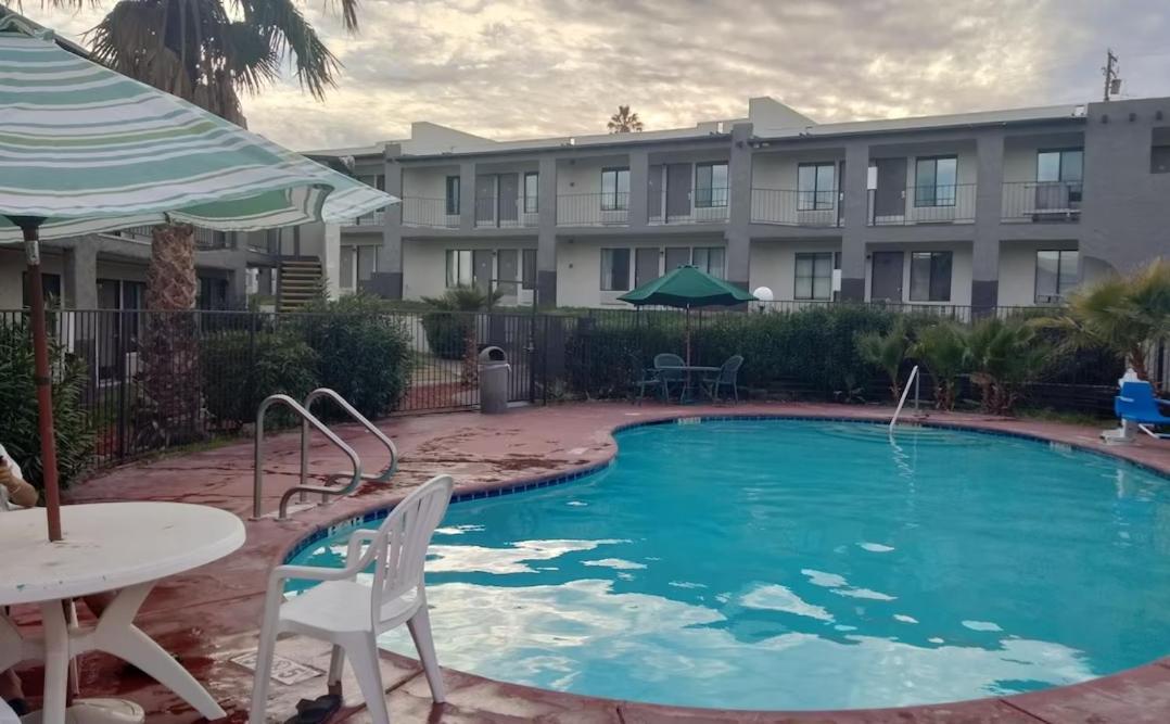 Super 8 By Wyndham Barstow Hotel Exterior foto