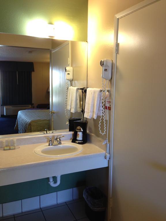 Super 8 By Wyndham Barstow Hotel Quarto foto